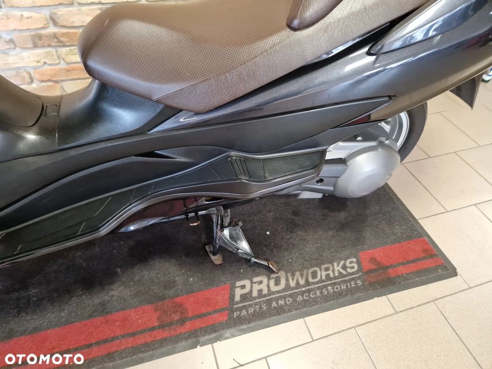 Suzuki Burgman - 18