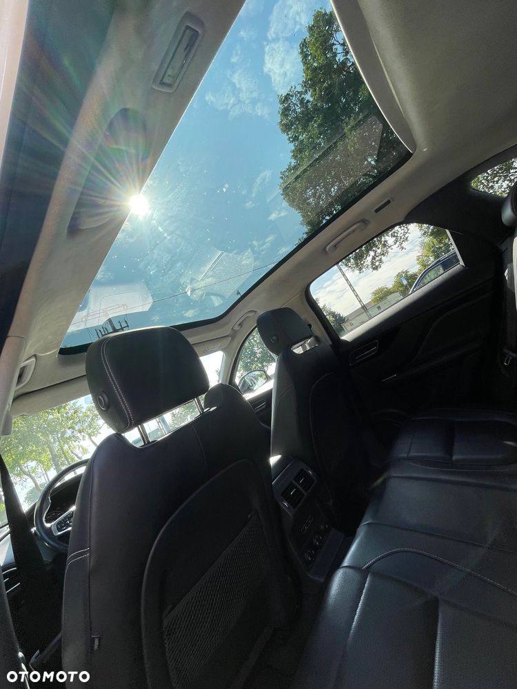 Jaguar F-Pace 2.0 i4D AWD R-Sport - 8