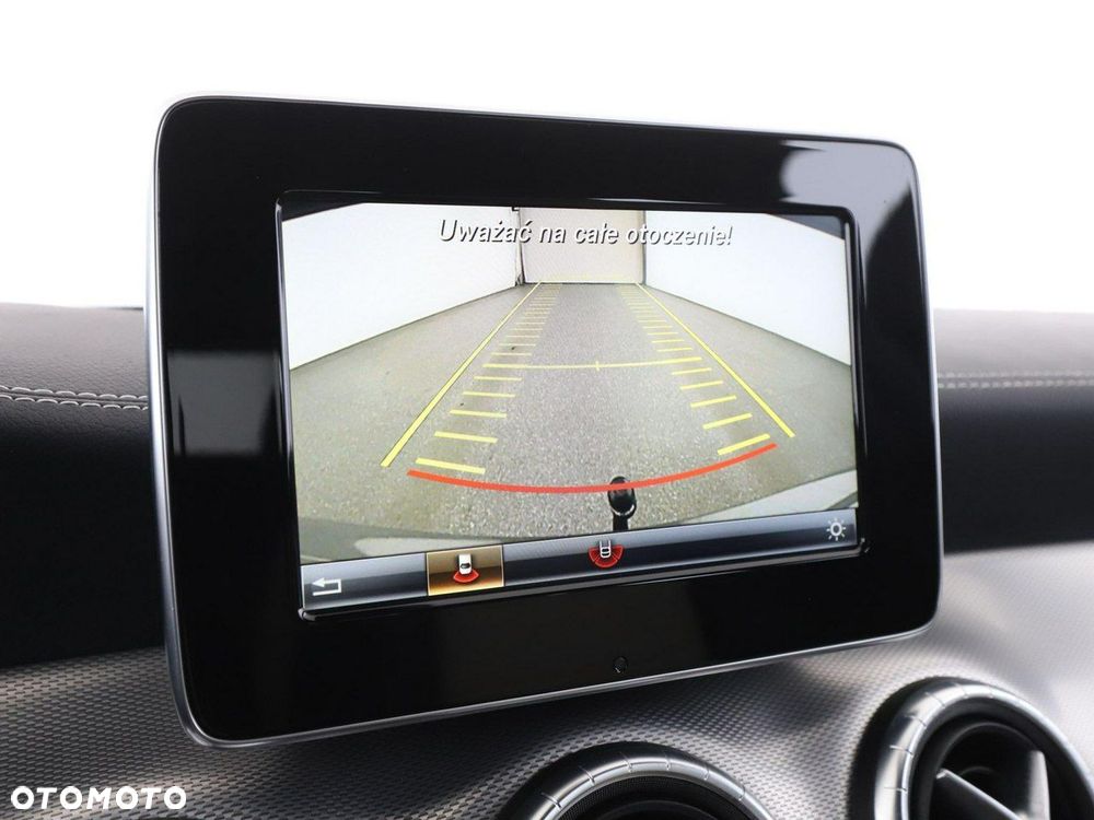 Mercedes-Benz CLA 180 7G-DCT - 25