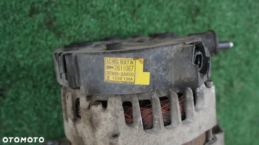 Alternator 37300-2A850 Hyundai ix35 i30 Kia Carens Sportage III 1.7 CRDI 130A - 3
