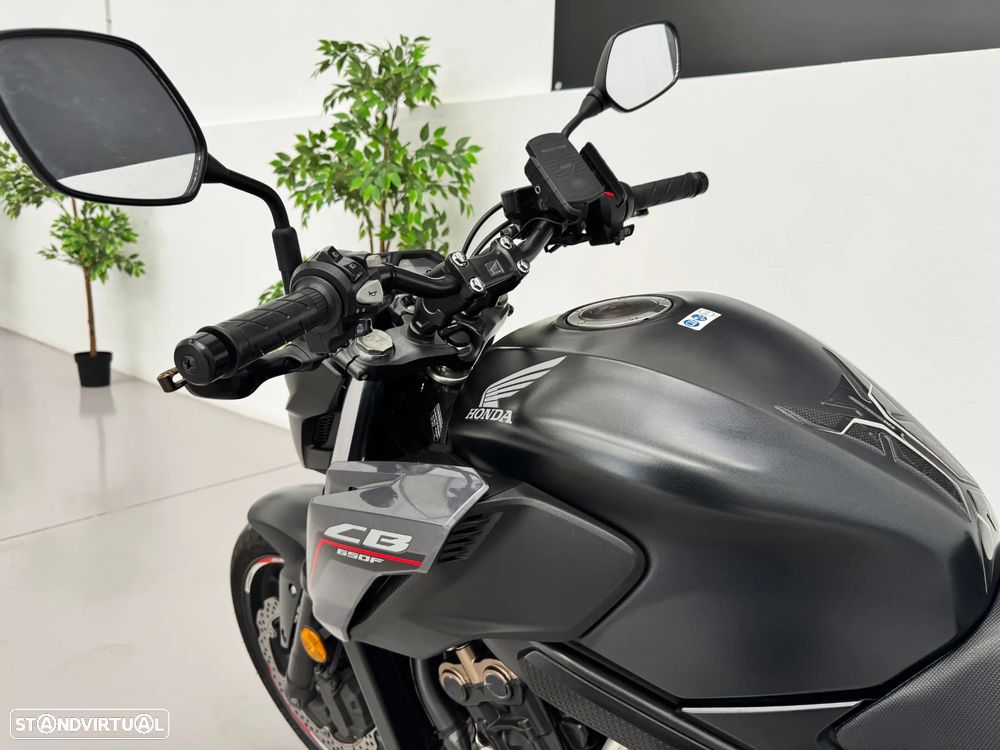 Honda CB 650F A - 12