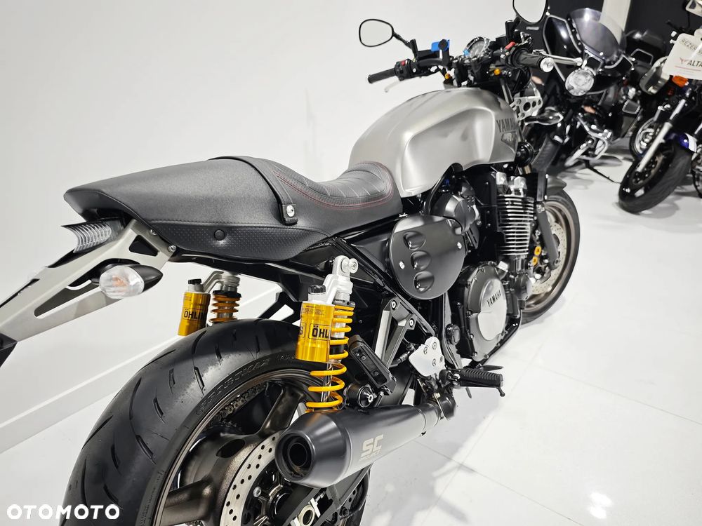 Yamaha XJR - 13