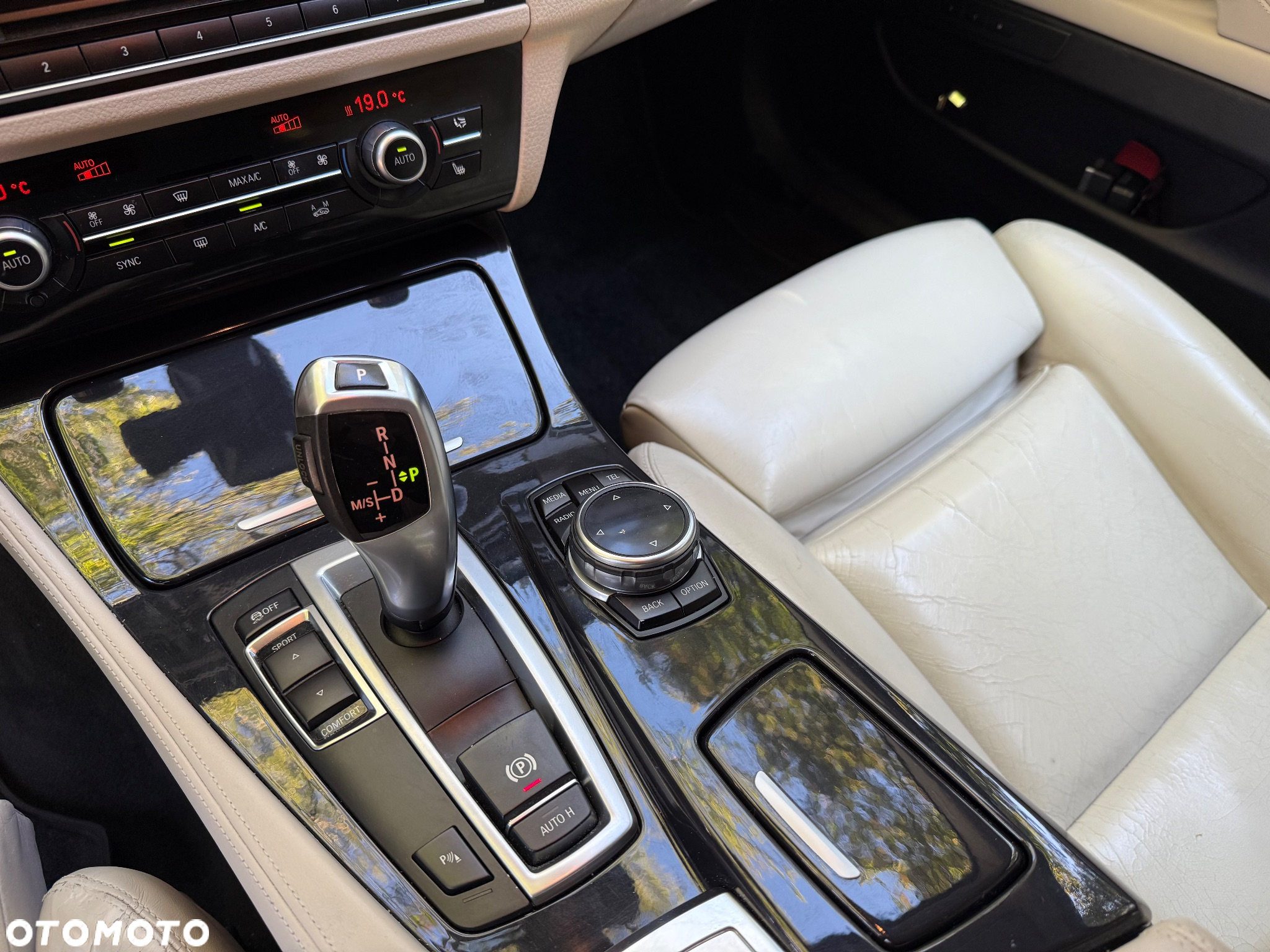 BMW Seria 5 525d Touring Luxury Line - 18