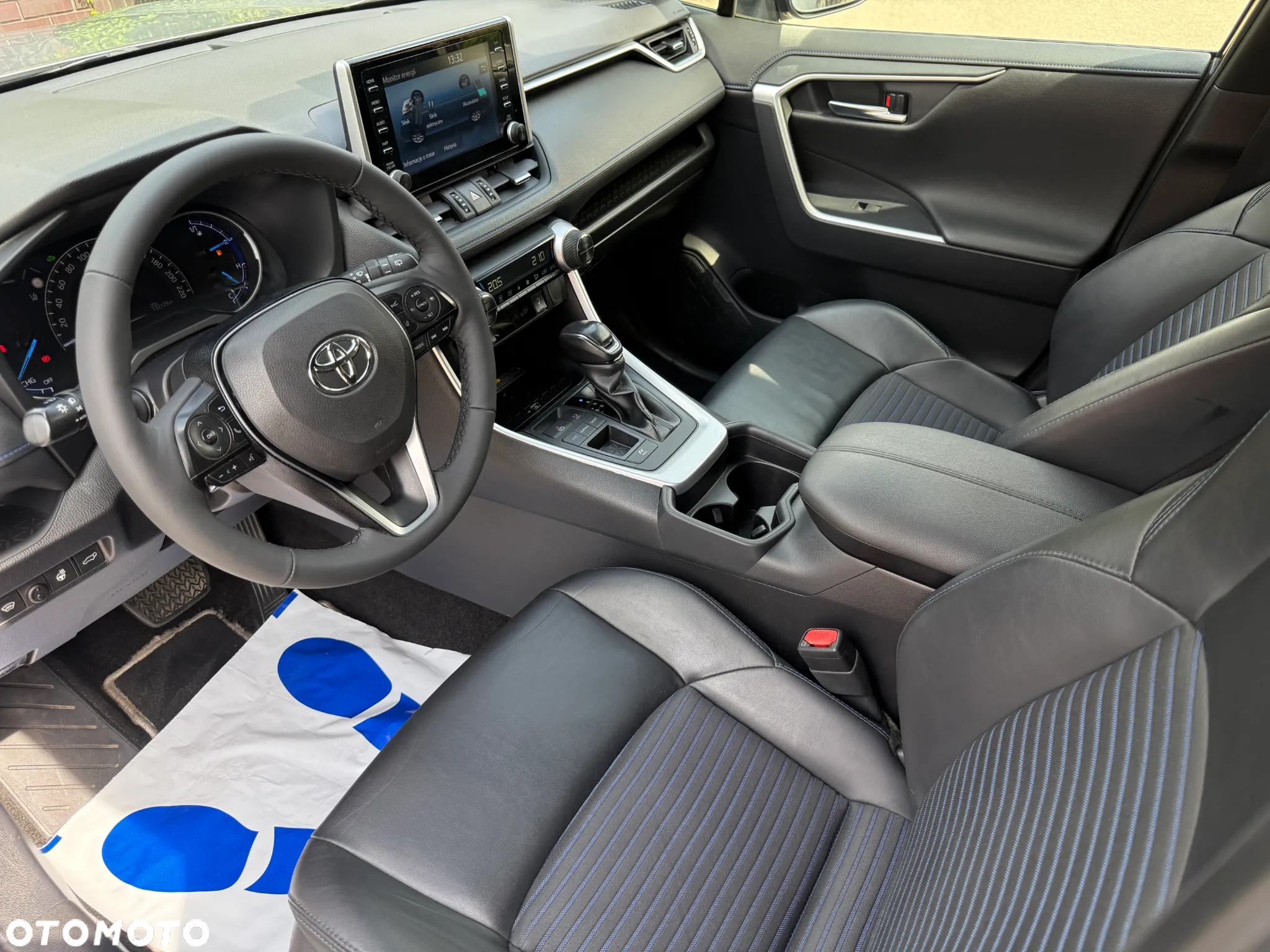 Toyota RAV4 - 9