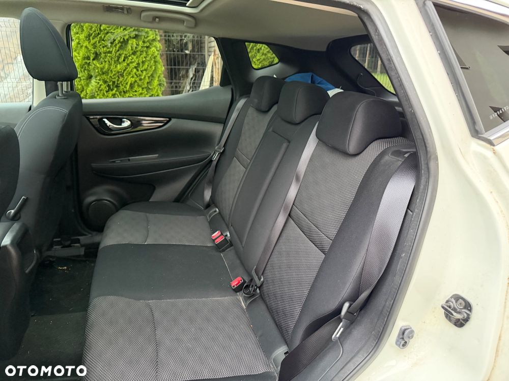 Nissan Qashqai 1.5 dCi DPF acenta - 16