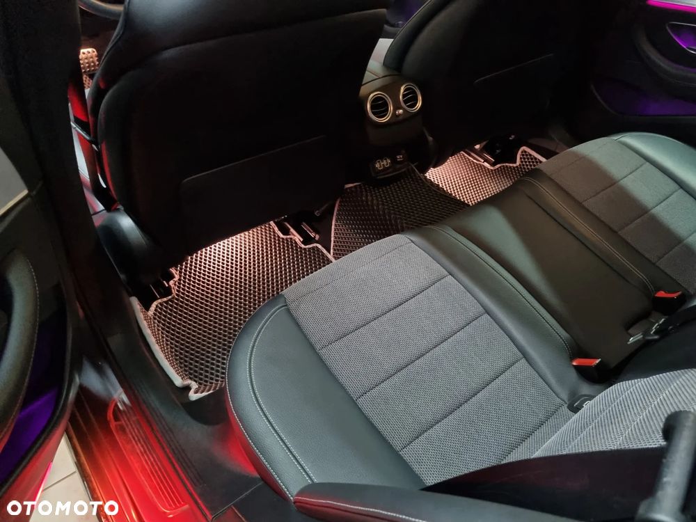 Mercedes-Benz Klasa E 220 d 4-Matic 9G-TRONIC - 32