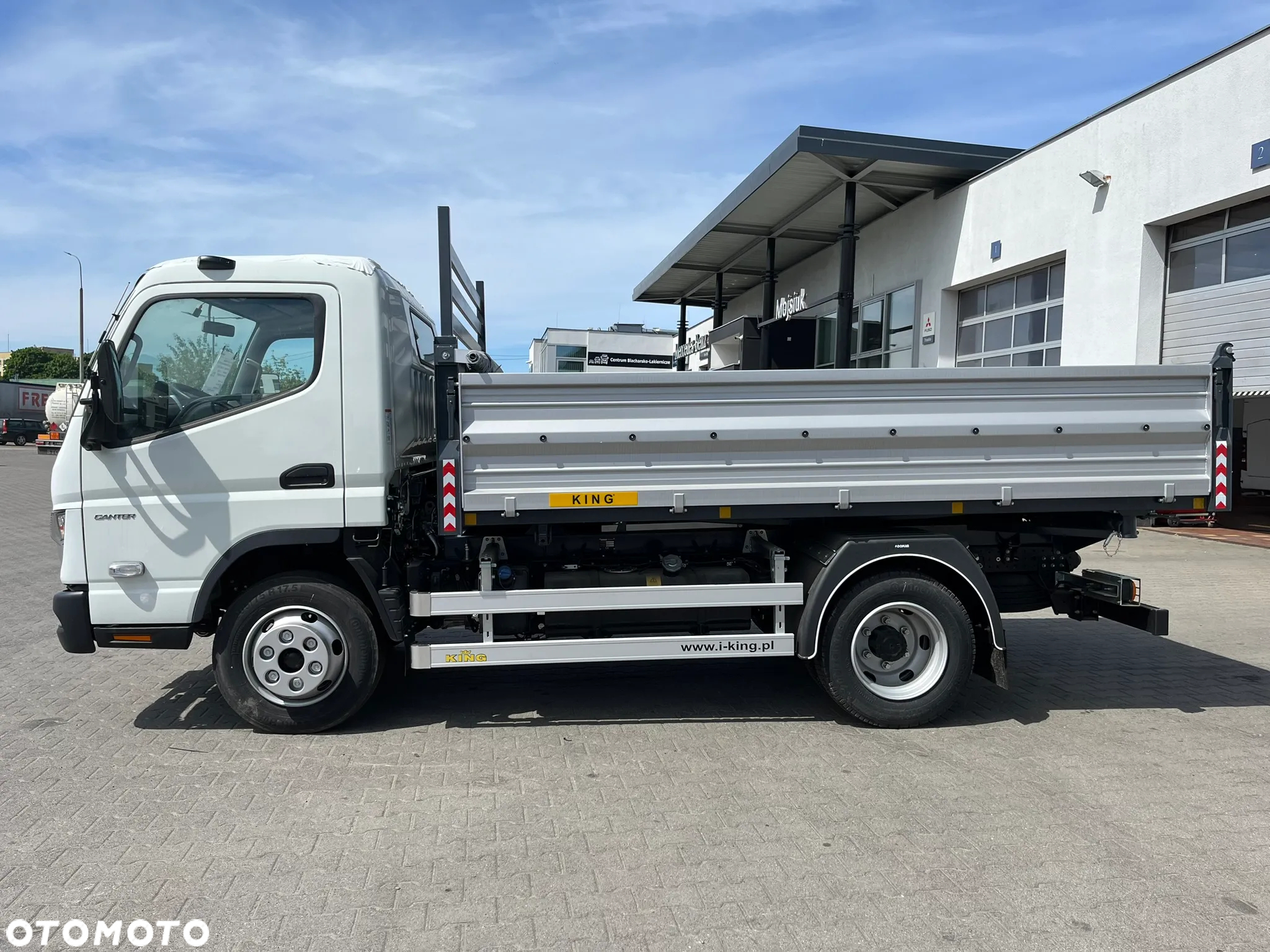 FUSO Canter 7C18 Wywrotka 3W - 4
