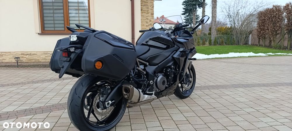 Suzuki GSX - 7
