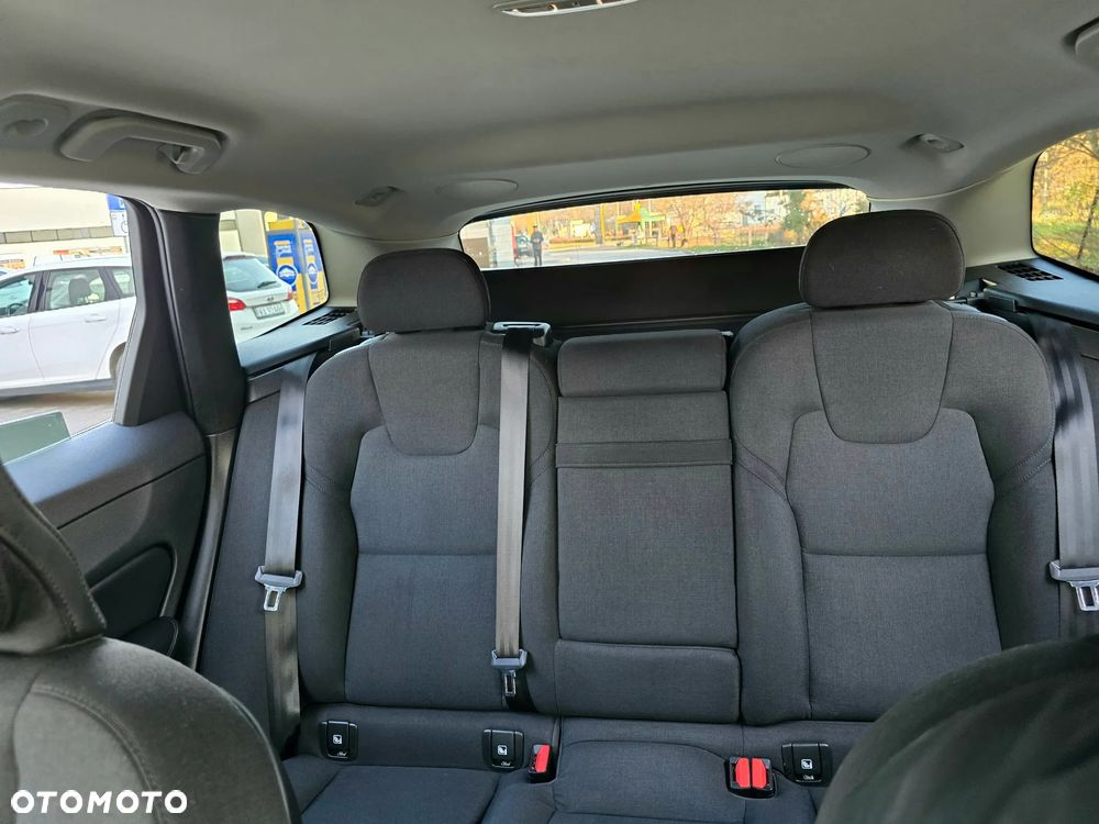 Volvo XC 60 D5 SCR AWD Momentum - 36