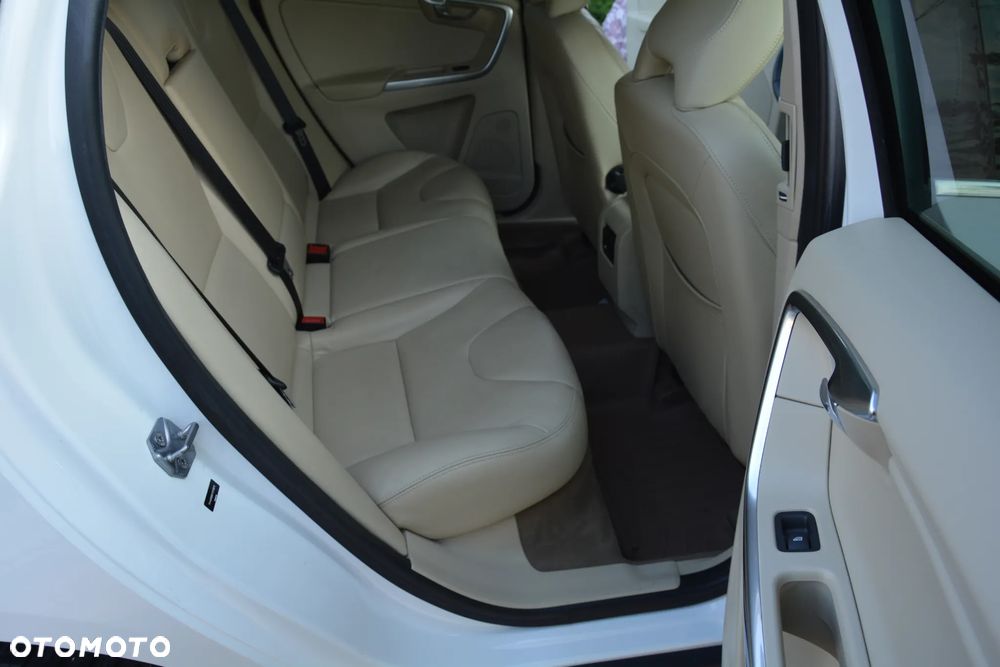 Volvo XC 60 - 22