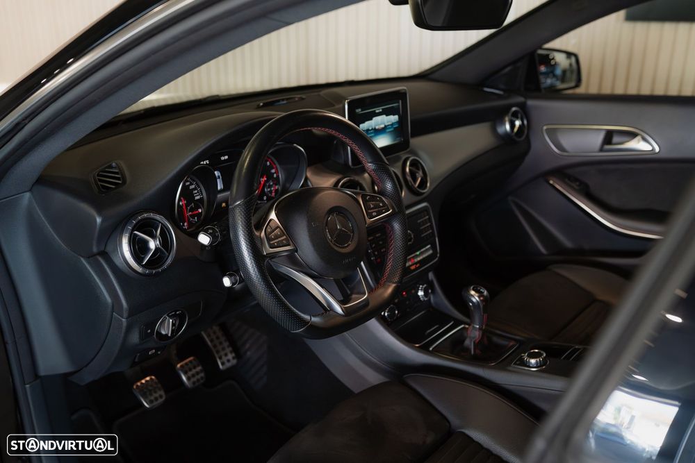 Mercedes-Benz CLA 180 d Shooting Brake AMG Line - 2