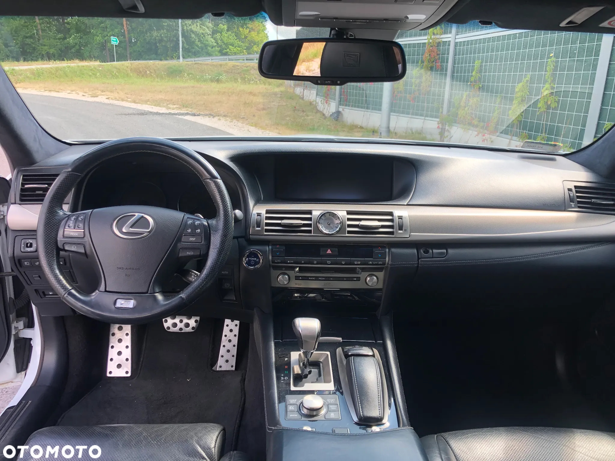 Lexus LS - 10