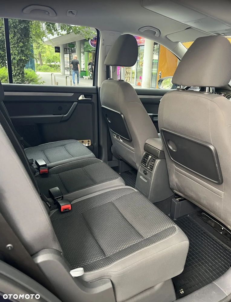 Volkswagen Touran 2.0 TDI DPF Comfortline - 10
