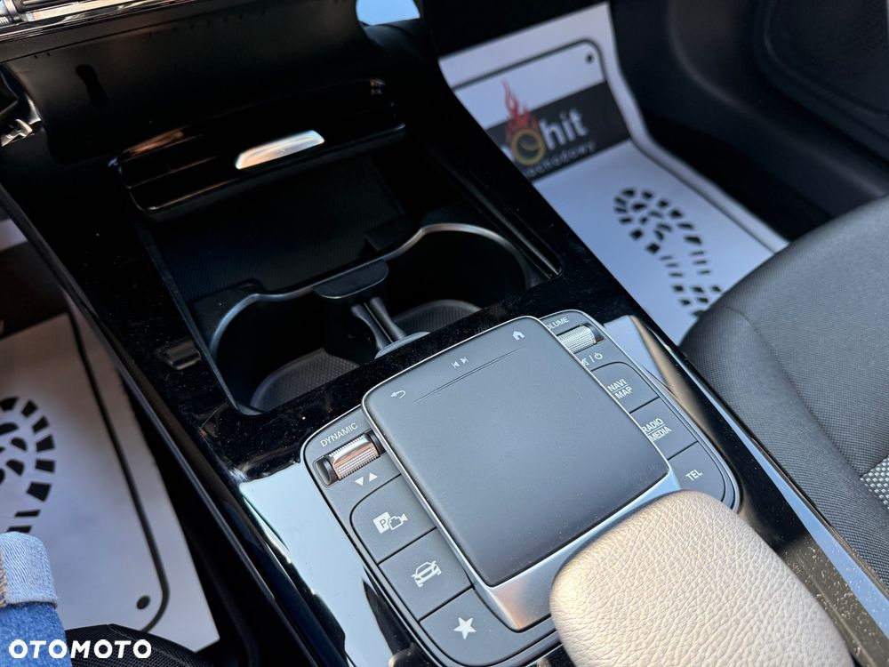 Mercedes-Benz CLA 200 d Progressive 8G-DCT - 37