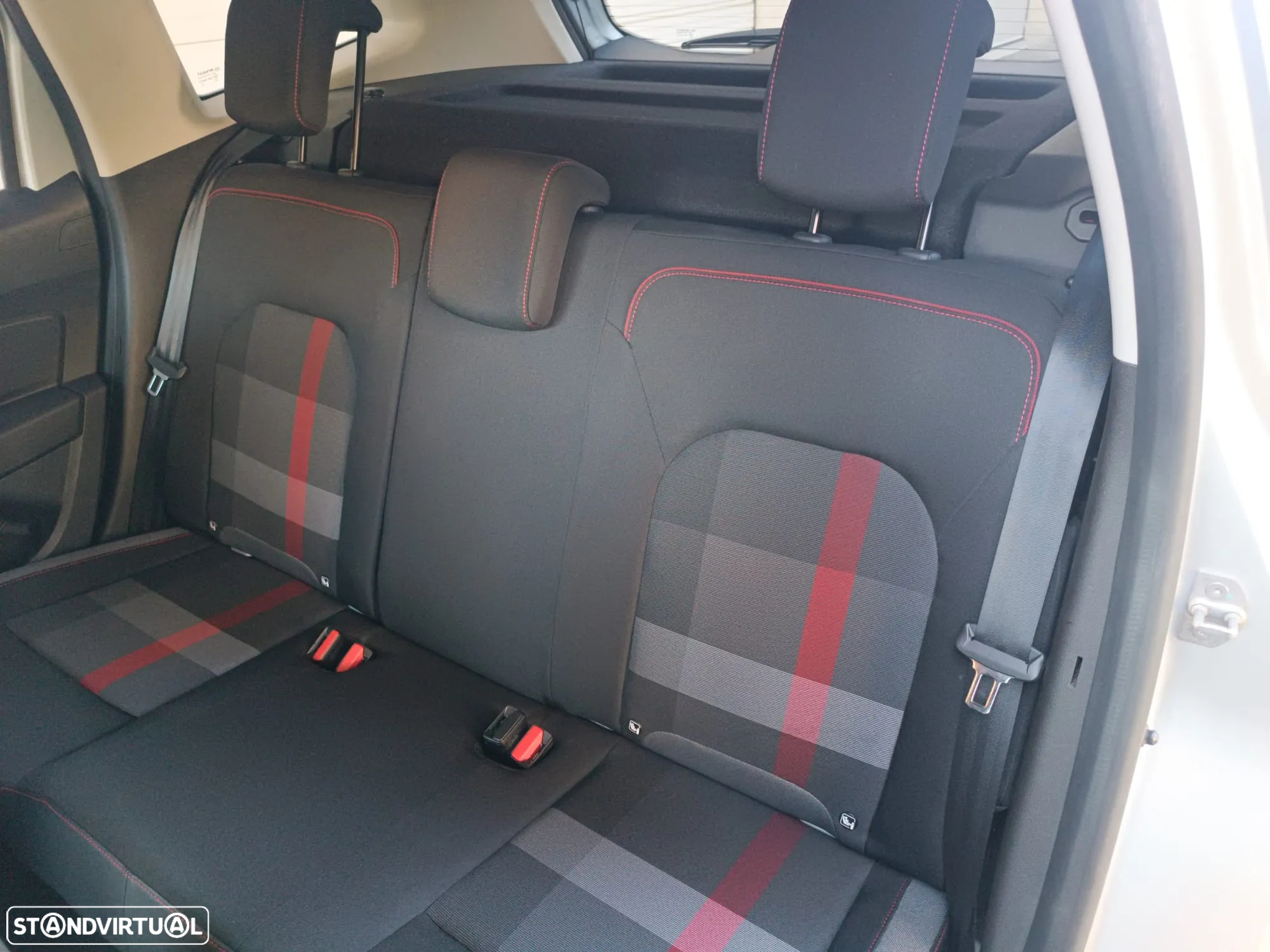 Dacia Duster 1.3 TCe Prestige - 26