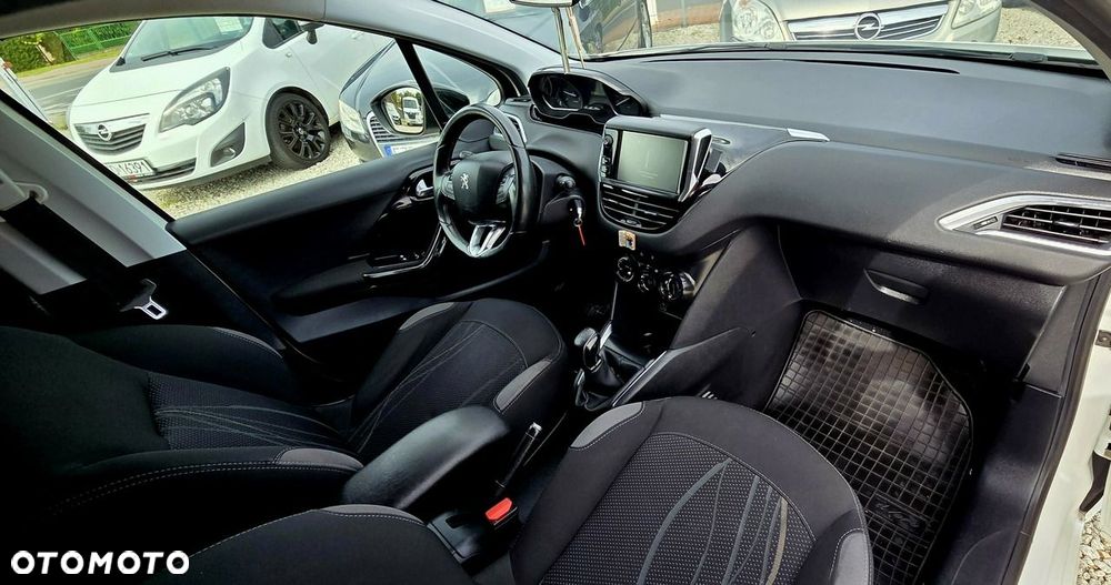 Peugeot 208 1.6 BlueHDi Allure S&S - 35