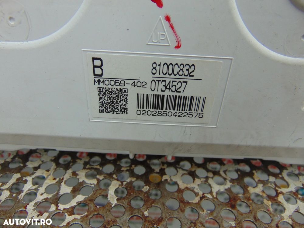 Ceasuri bord Mitsubishi Outlander 3 facelift benzina cod 8100c832 - 3