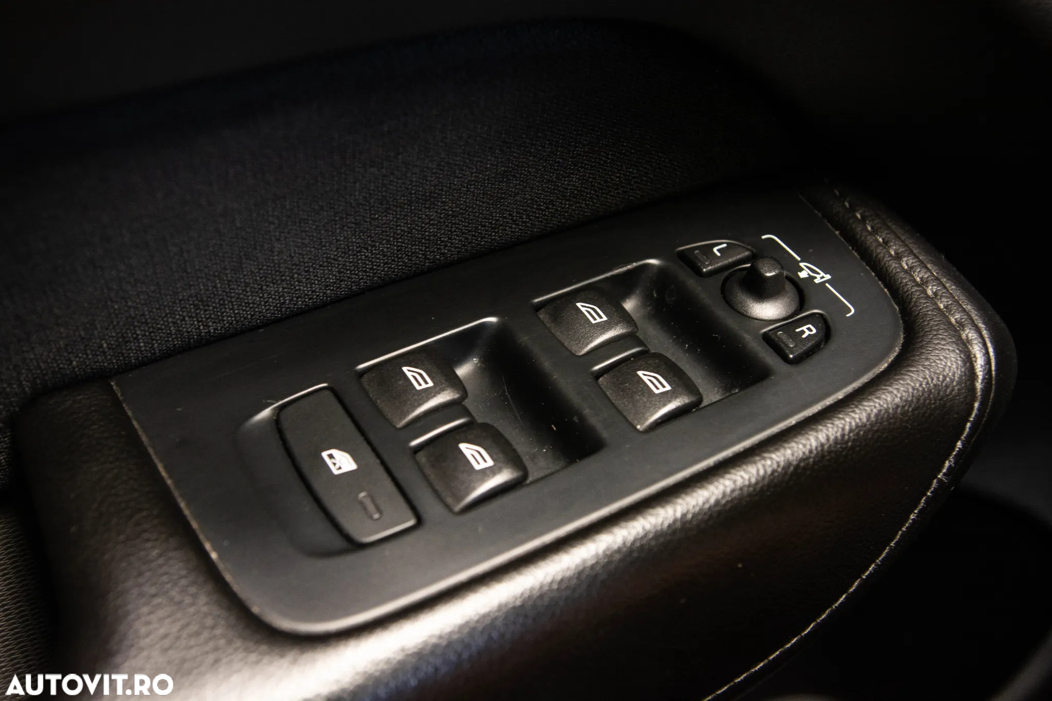 Volvo XC 60 D4 AWD Momentum - 22