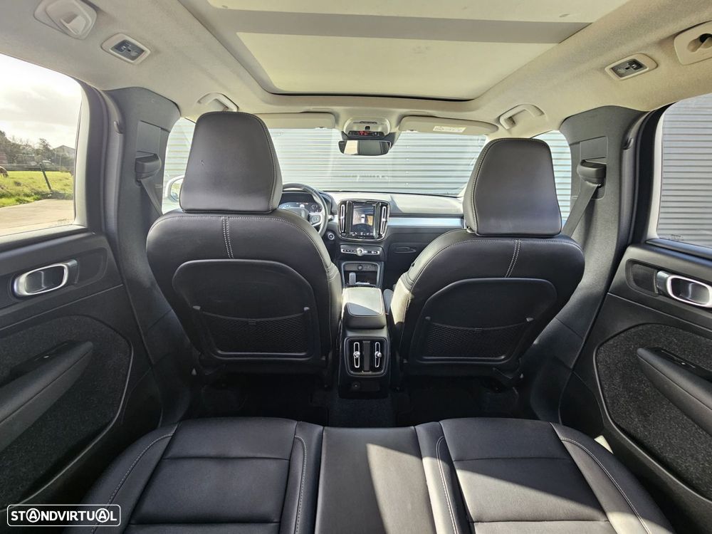 Volvo XC 40 D4 AWD Geartronic Momentum Pro - 51