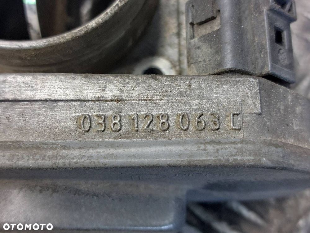 PRZEPUSTNICA SKODA FABIA I 1.9 SDI 038128063C - 2