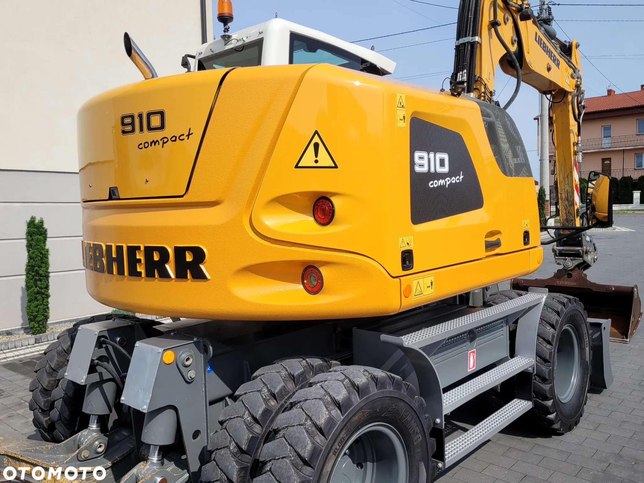 Liebherr A910 compact / 7800h / SUPER STAN / - 10