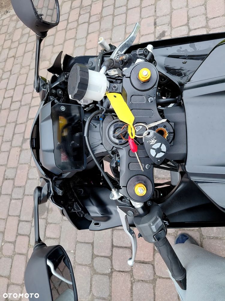 Yamaha R7 - 9