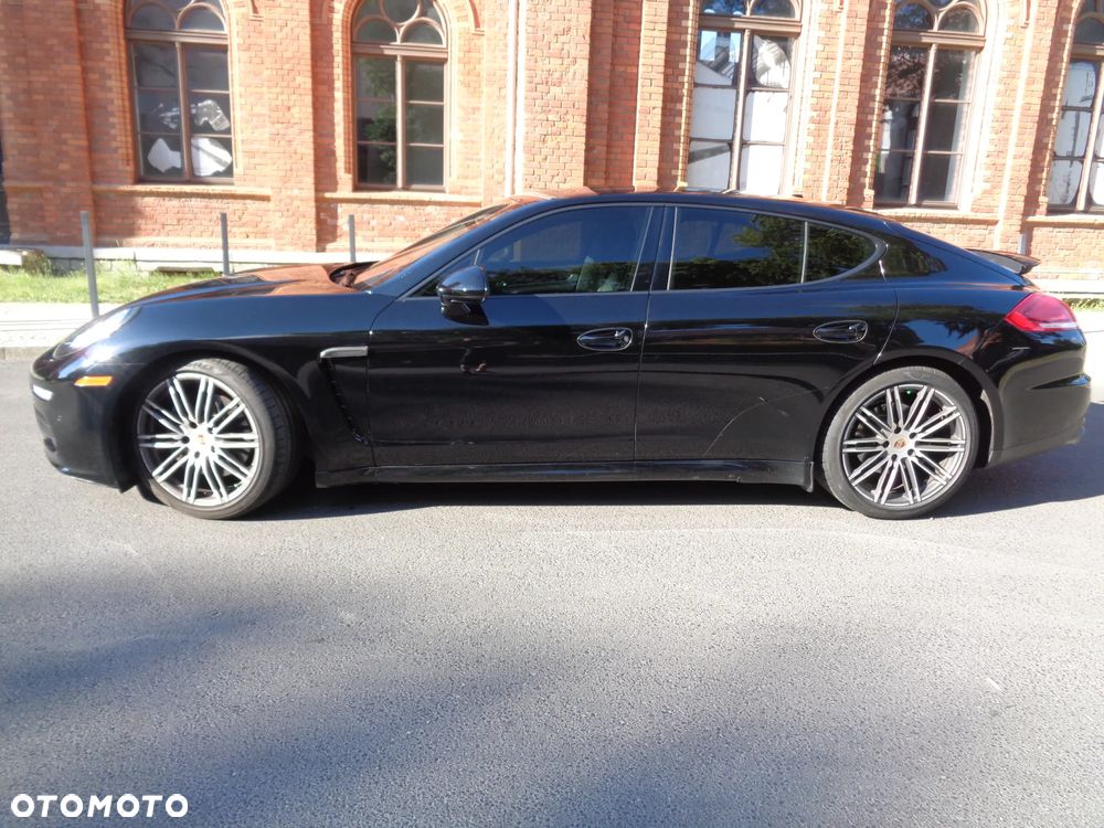 Porsche Panamera 4 - 3