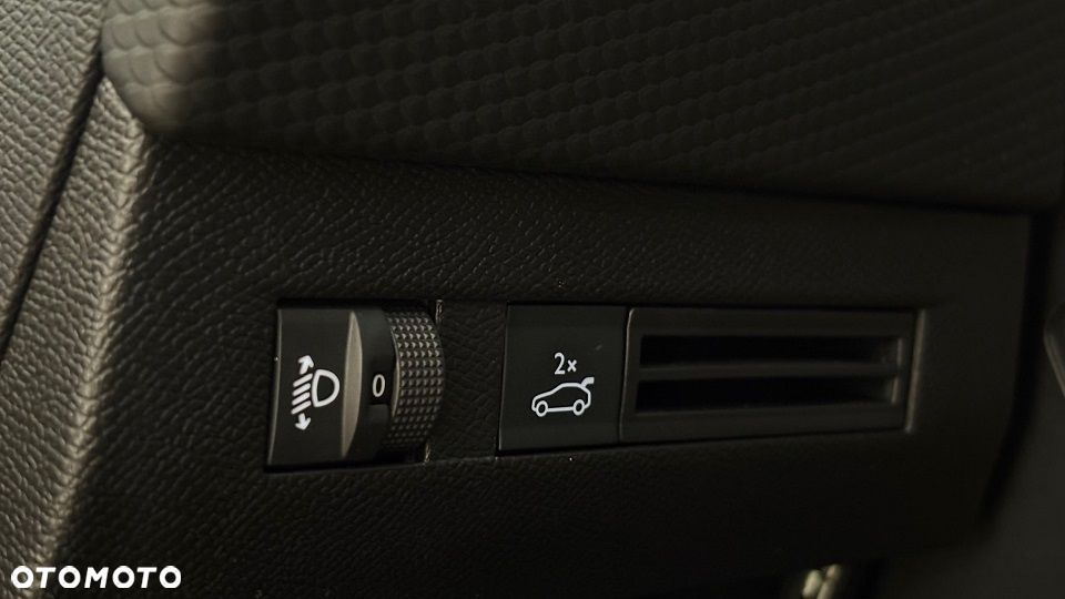 DS Automobiles N°4 1.2 mHEV Pallas eDCS6 - 13