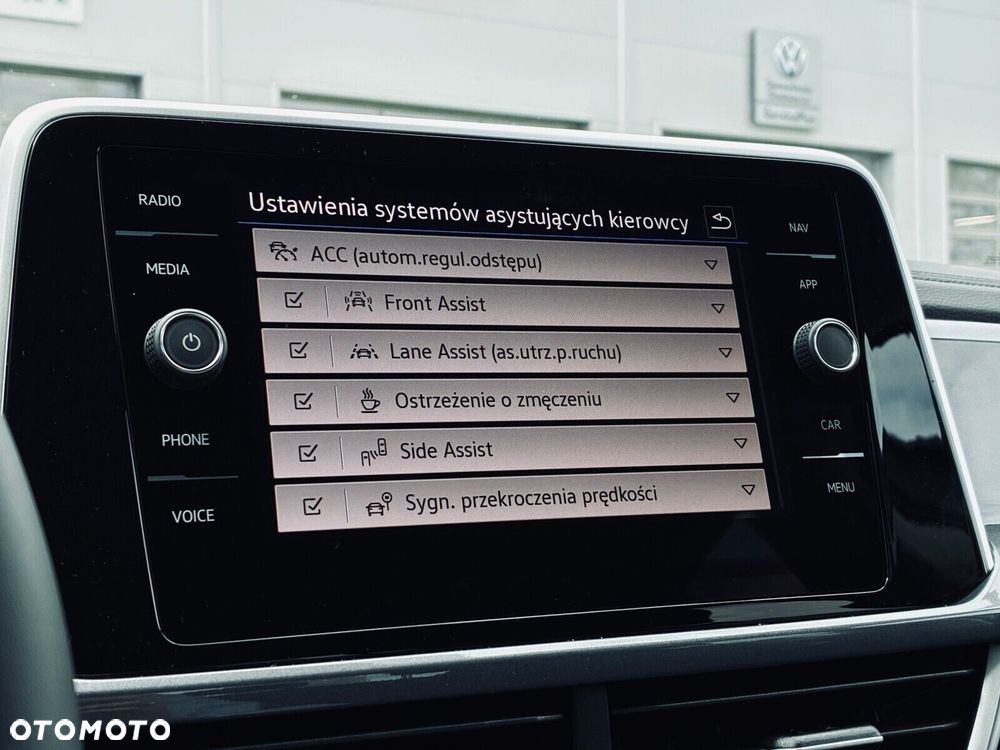 Volkswagen T-Roc - 19