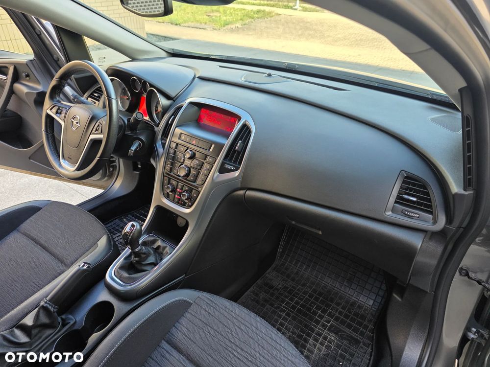 Opel Astra 1.4 T Enjoy - 11