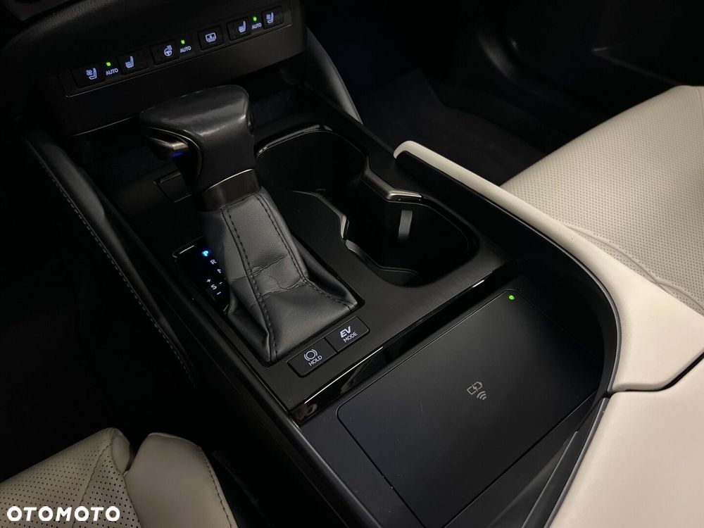 Lexus ES 300h Prestige - 26