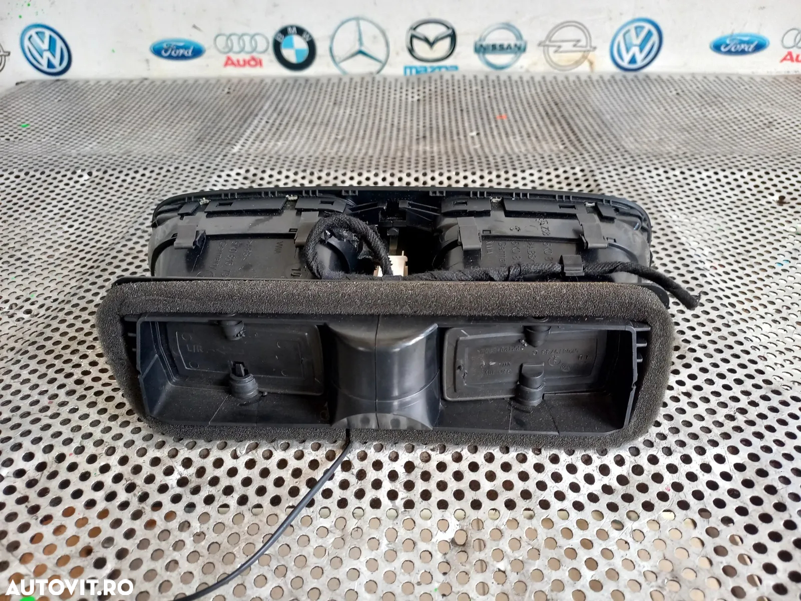 Grile Grila Ventilatie Centrala Bord Vw Golf 6 Vl - Dezmembrez Arad - 8