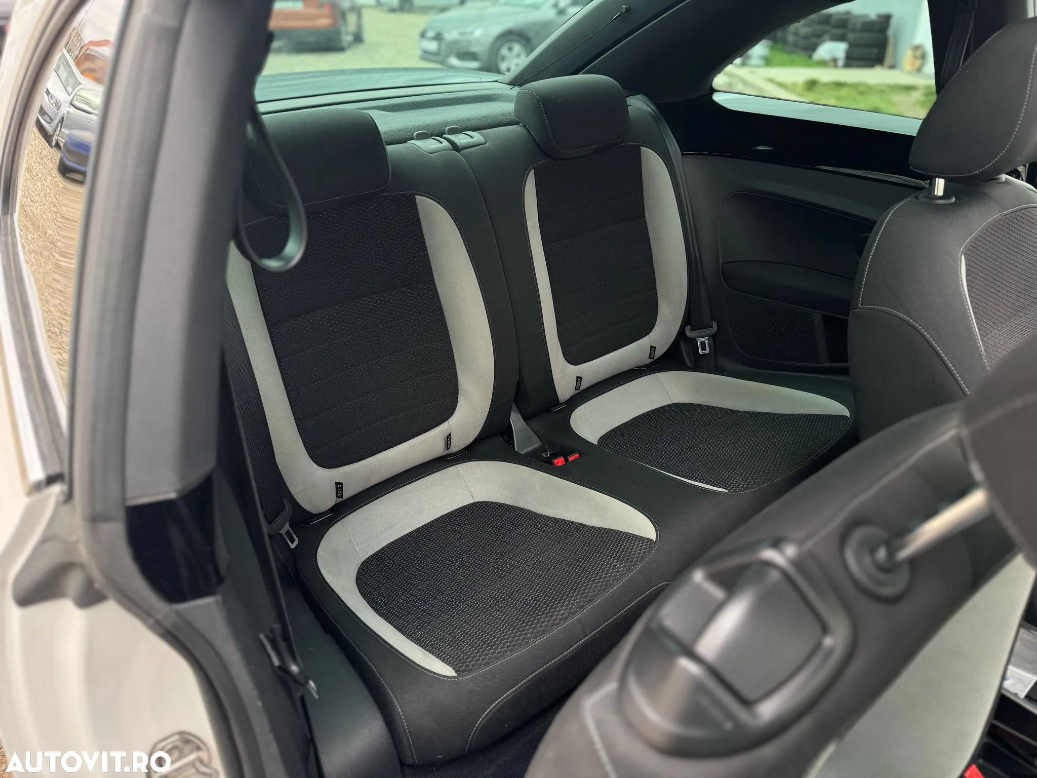 Volkswagen Beetle The 2.0 TDI DSG DPF - 40