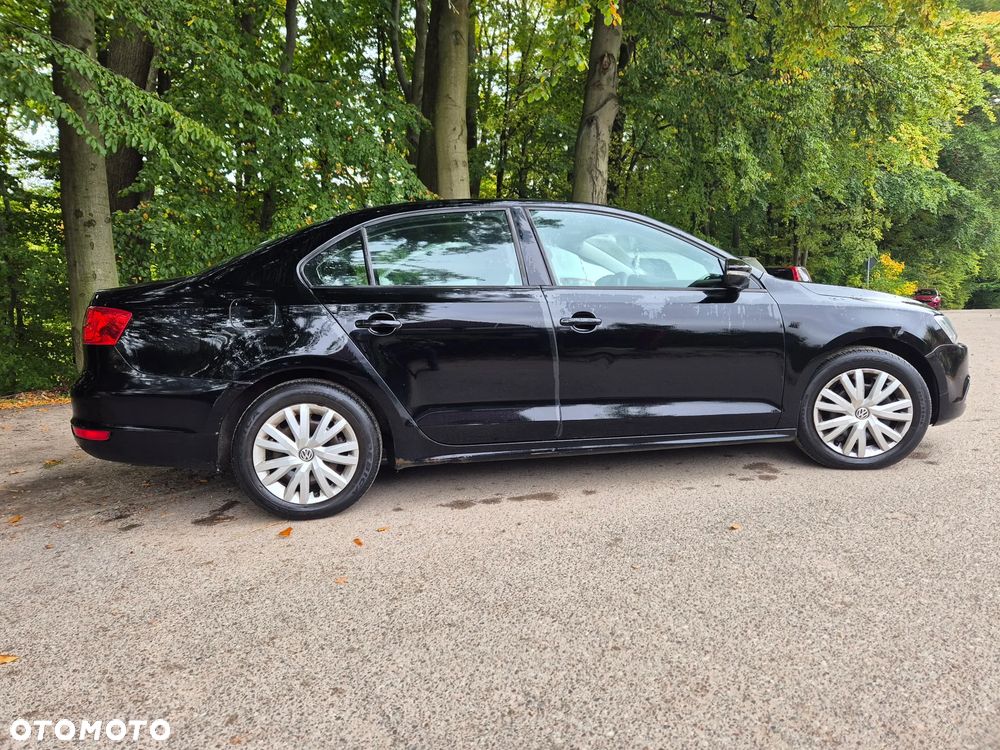 Volkswagen Jetta 1.6 TDI Comfortline - 6