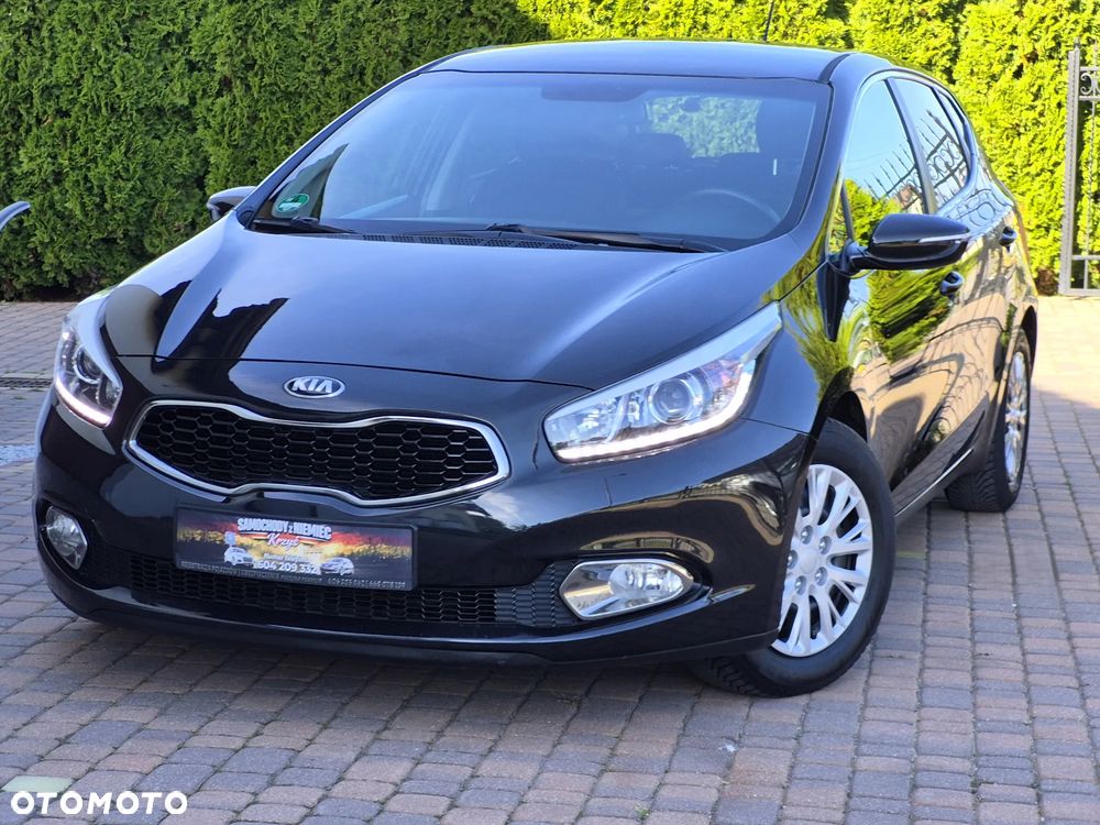 Kia Ceed - 34