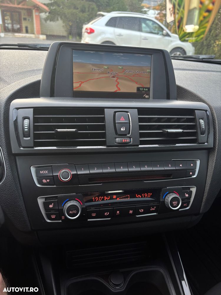 BMW Seria 1 120d xDrive - 8