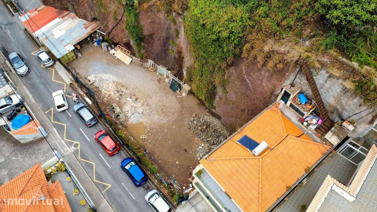 Terreno com 598 m² e projeto para 3 apartamentos em Câmara de Lobos - Grande imagem: 2/12
