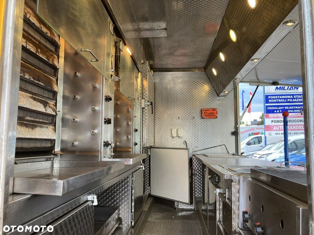 Mercedes-Benz Sprinter - 15