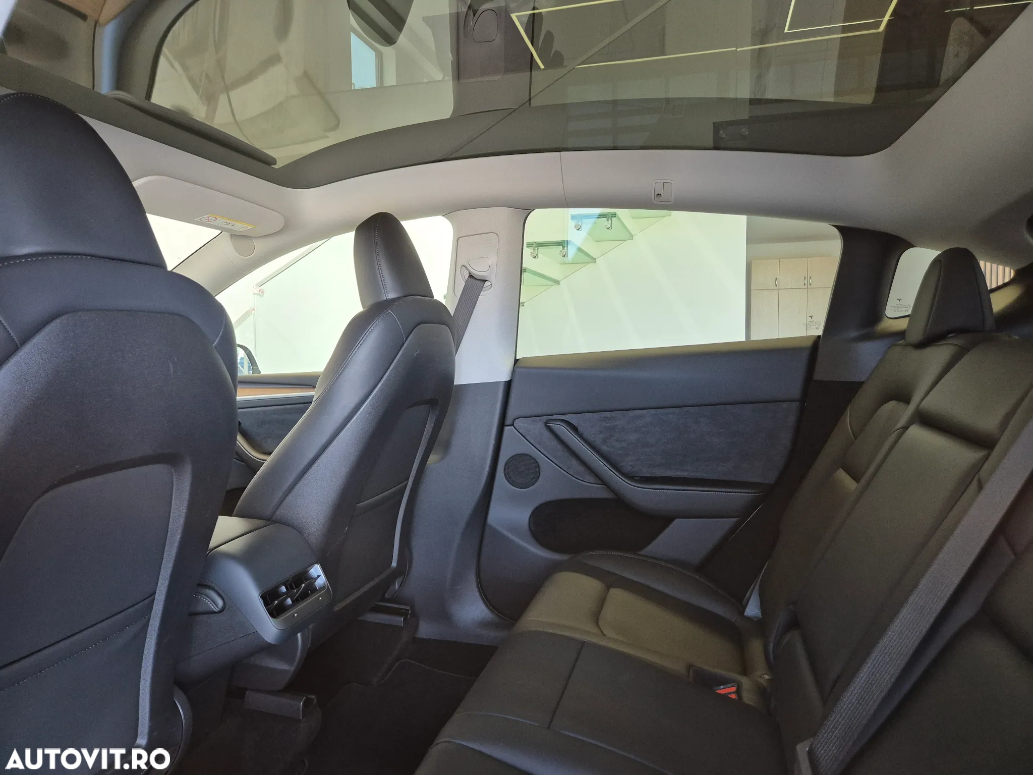 Tesla Model Y Long Range Dual Motor AWD - 11