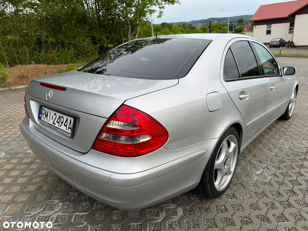 Mercedes-Benz Klasa E 270 CDI Avantgarde - 29