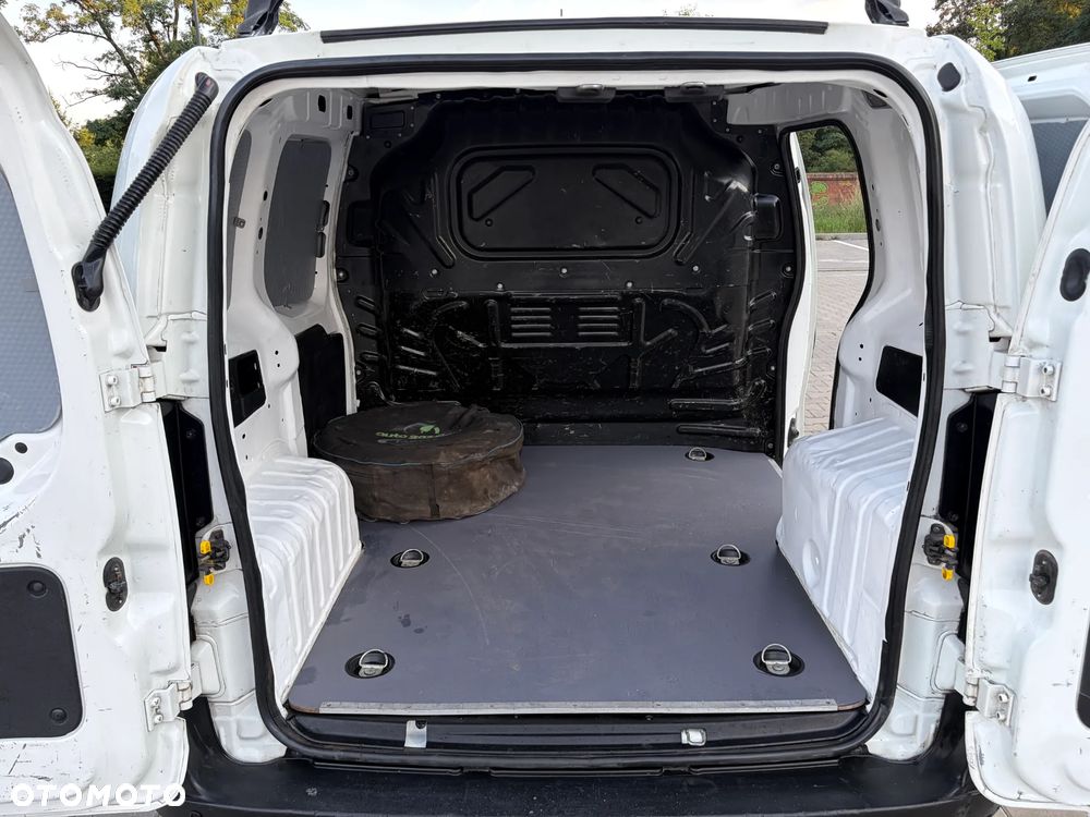 Fiat Fiorino Kombi 8V SX - 17
