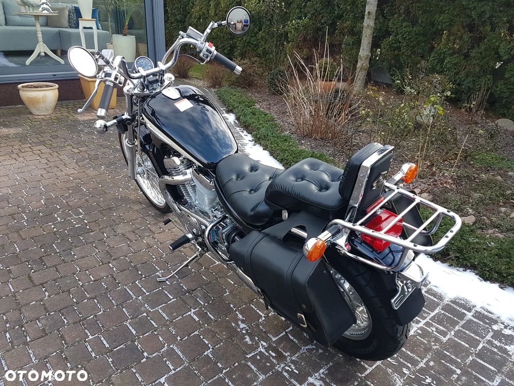 Suzuki Intruder - 17