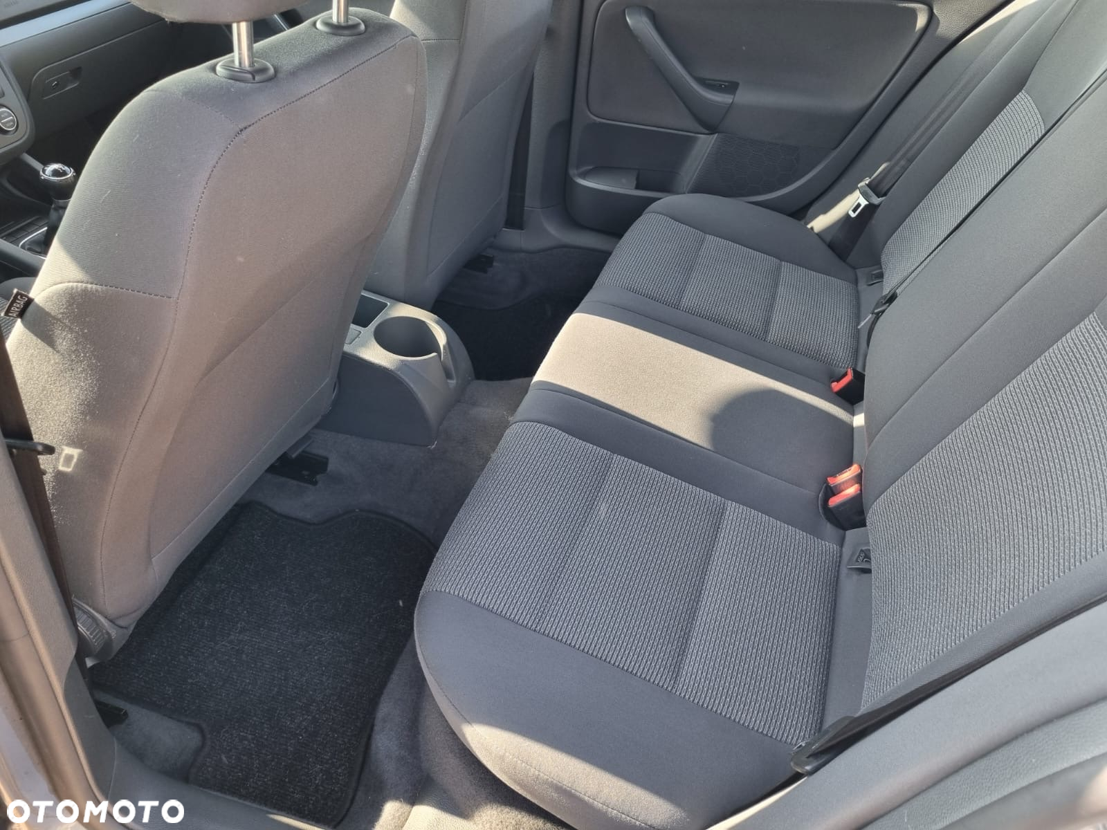 Volkswagen Jetta - 16