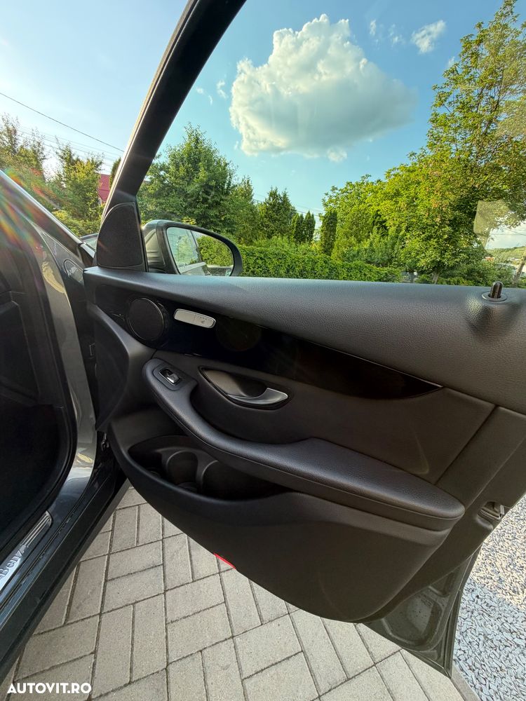Mercedes-Benz GLC 250 d 4MATIC 9G-TRONIC AMG Line - 36