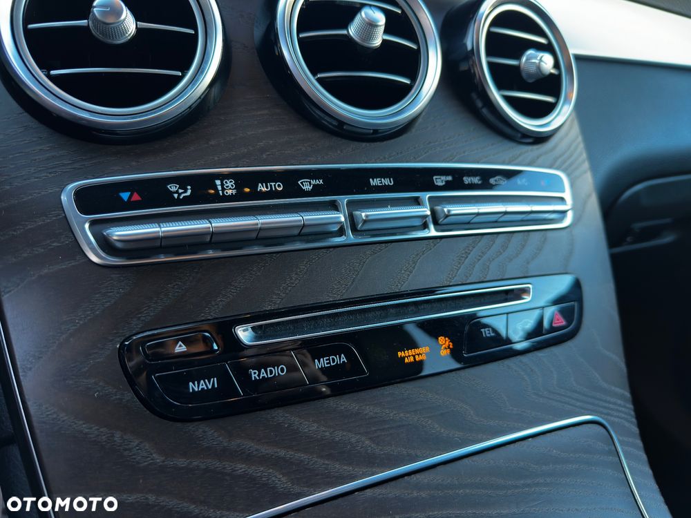 Mercedes-Benz GLC - 27