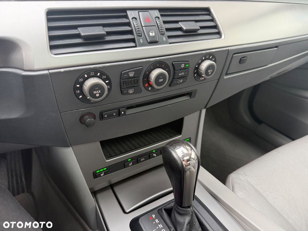 BMW Seria 5 525d - 14