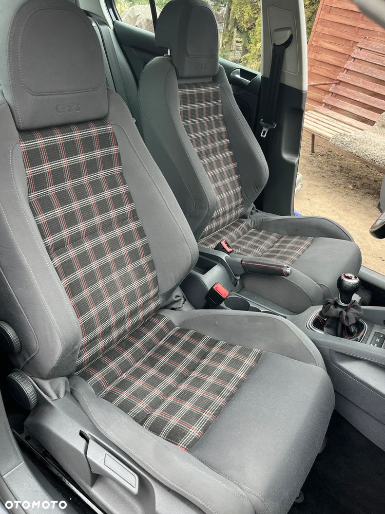 Volkswagen Golf 1.6 Q-Line - 5
