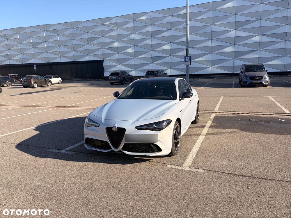 Alfa Romeo Giulia 2.0 Turbo Competizione Q4 - 1