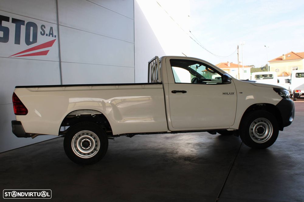 Toyota HILUX 2.4 D4D  2WD - 6