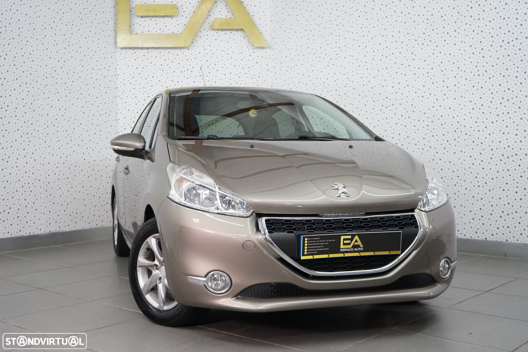 Peugeot 208 - 1
